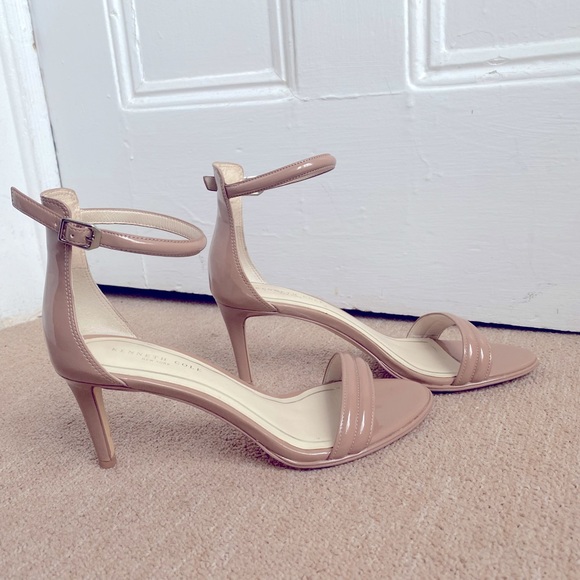 Kenneth Cole Milania Taupe
Heels Sz 8,5 - Picture 4 of 9
